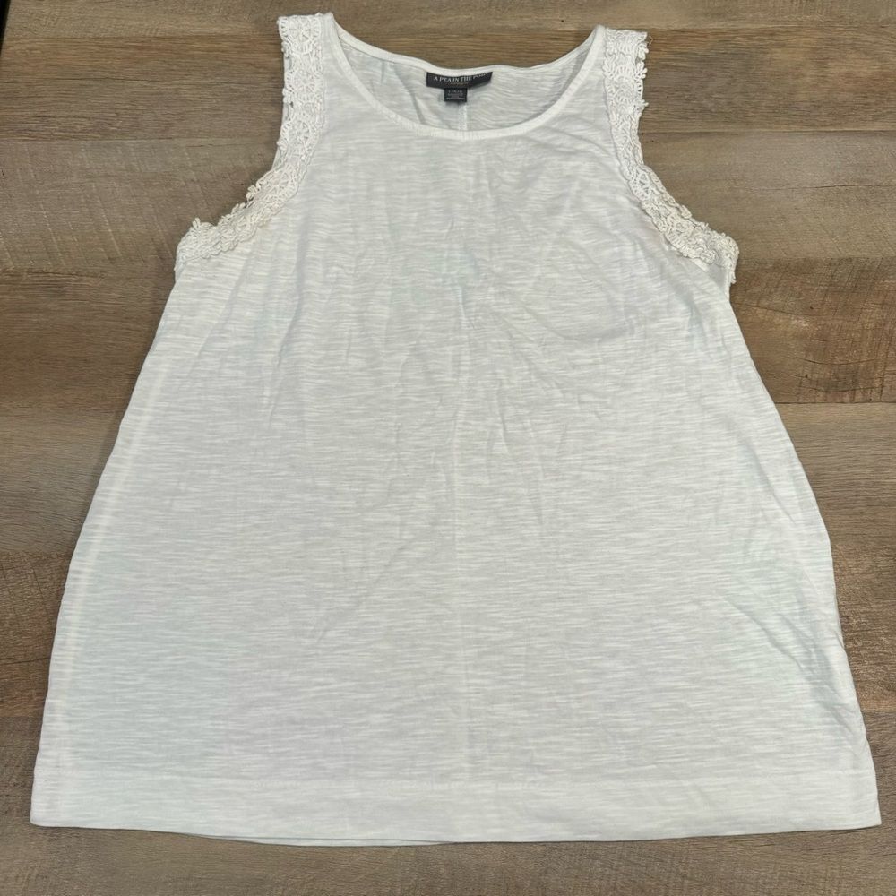 A Pea in the Pod Maternity White Lace Accent Tank Top Size Large